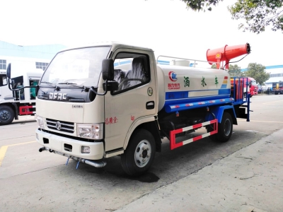 東風小多利卡綠化噴灑車(4.5噸、30米霧炮機)
